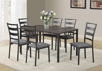 D586 Dining Set